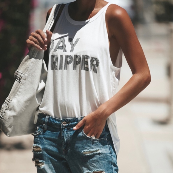 🆕 Boho Sleeveless Exposed Shoulder Day Tripper Graphic Tank Top ✌🏽🌇🚙 - Picture 4 of 7